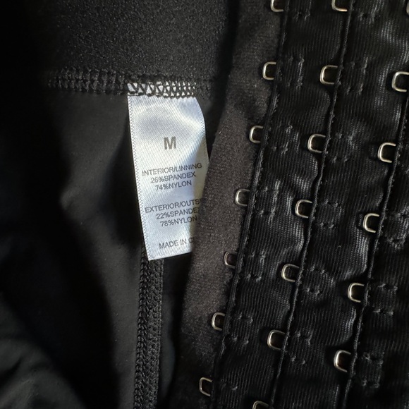 Shapewear - Picture 2 of 4